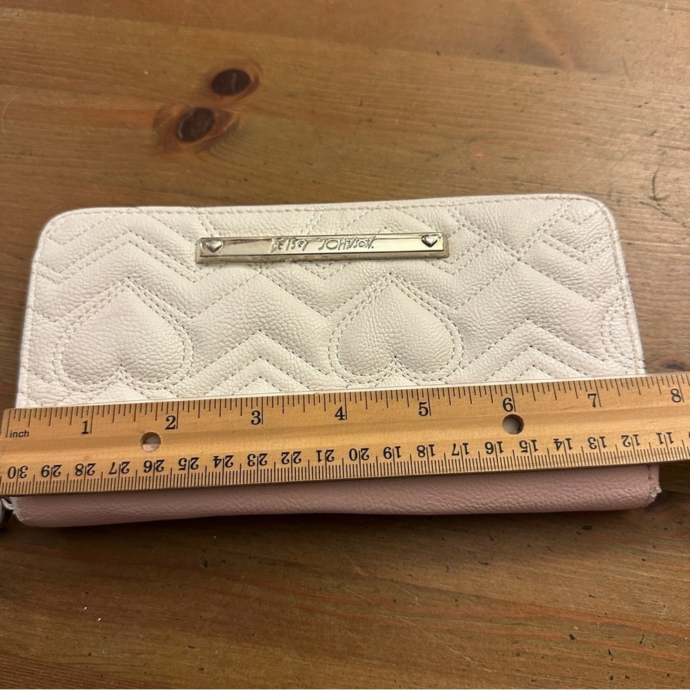 Betsey Johnson Pink and White Heart Quilted Wallet Wristlet Clutch - Picture 6 of 13